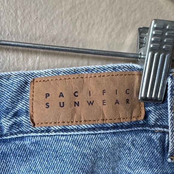 PacSun Distressed Boyfriend Jeans Size 26 - Picture 3 of 6